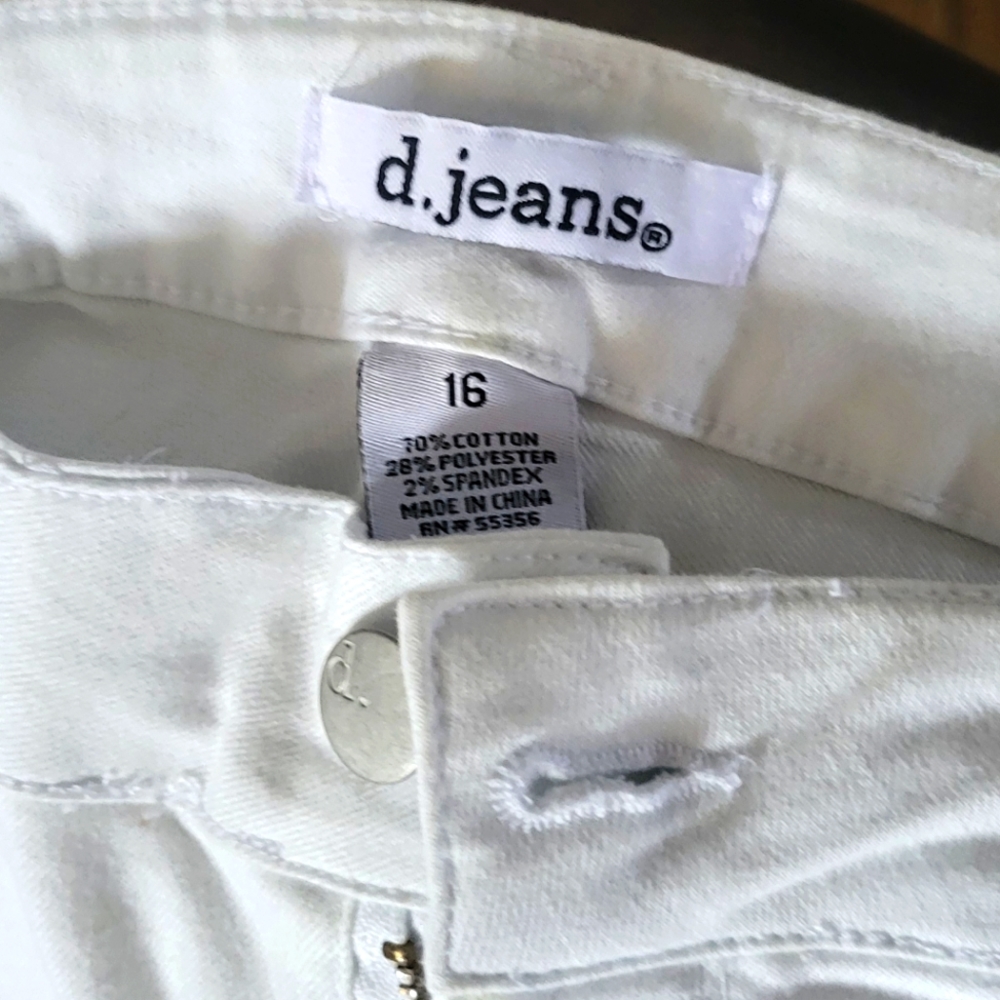 White stretch skinny jeans